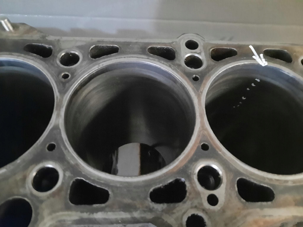 фото №7, Volkswagen lt ii 01- 2.5 sdi 75km блок двигателя 046103021