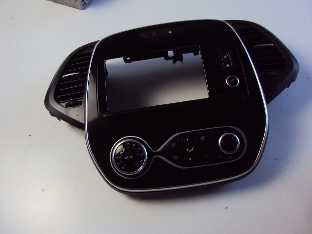 фото №2, Рамка панель кондиционера renault captur i fl 17 r