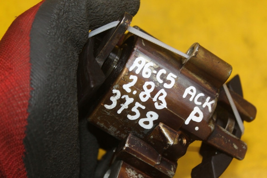 Натяжитель распределительного вала audi a6 c5 a4 b5 passat b5 ack amx 078109088c Цена