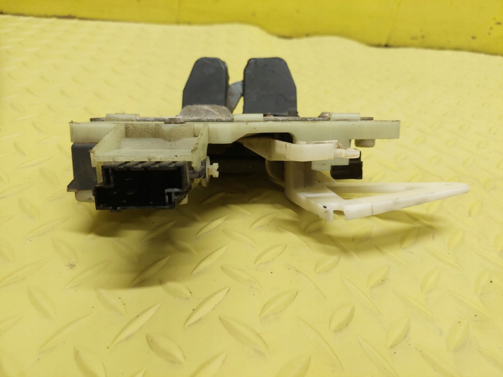 фото №5, Volvo xc70 замок задний крышки 999066622