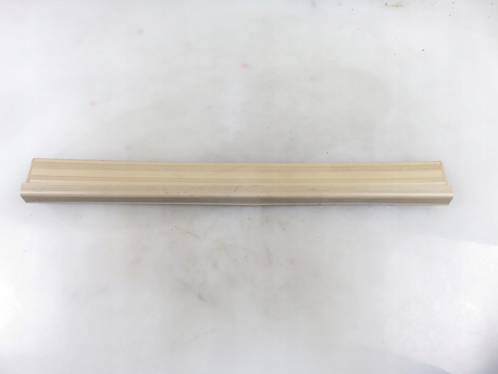 фото №1, Молдинг поріг внутрішня права mercedes sedan w124