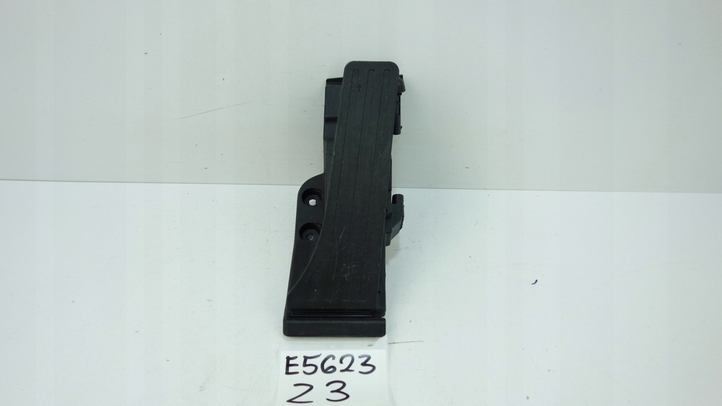фото №1, Педаль газа ускорения mercedes eqs x296 w223 a2233000400