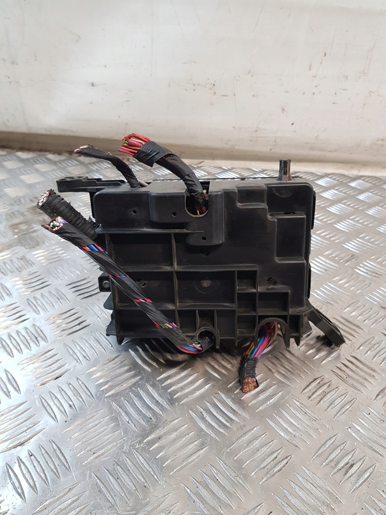 фото №9, Kia cerato 2.0d 05r- коробка предохранителей 91955-2f041