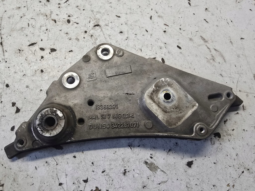 фото №1, Opel cascada cabrio правая кронштейн кронштейн подрамник подрамник 13369391