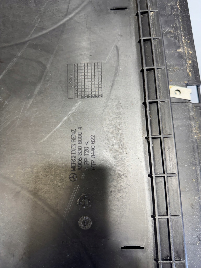 Mercedes sprinter 906 впуск повітрозабірник повітря a9068306000 a9068300623 Ціна