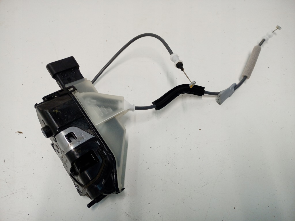 Купити Замок двері правий перед peugeot 2008 ii psa 305588