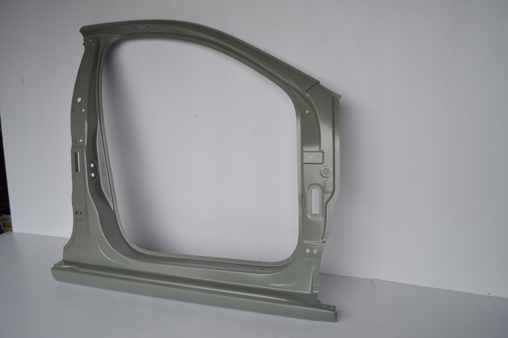 фото №2, Обшивка правое блок двигателя порог skoda rapid