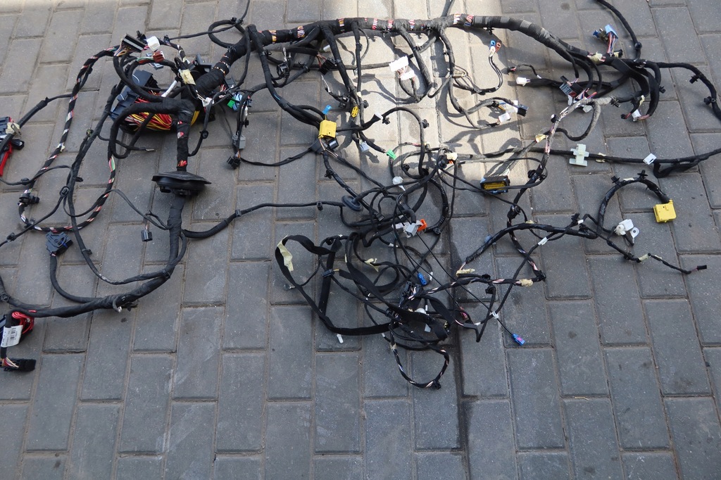 фото №3, Електропроводка відсік двигуна renault express