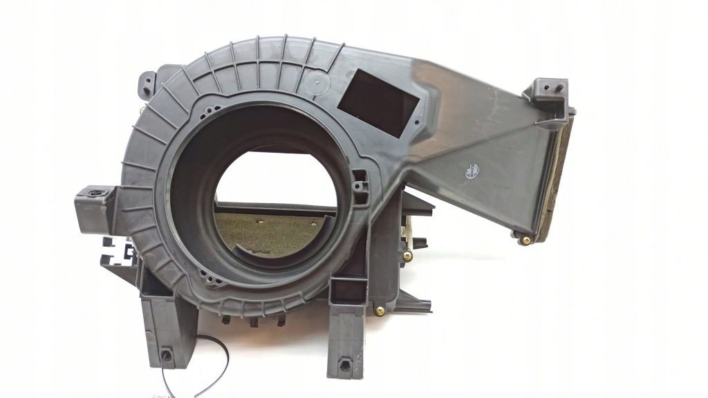 Корпус отопителя правая сторона cadillac srx 25772228 Цена