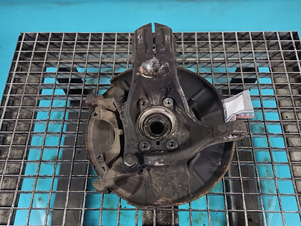 фото №2, Поворотний кулак права ступиця перед 2.0 tdi vw passat cc