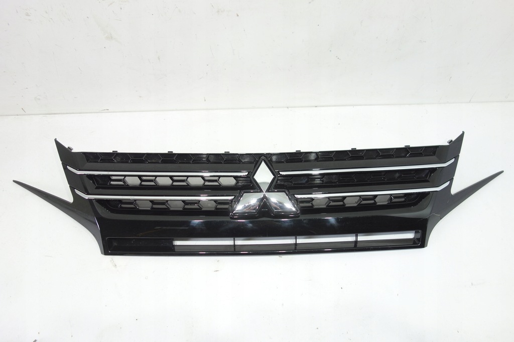 фото №1, Решётка радиатора mitsubishi space star 2020 20 19- 7450b351