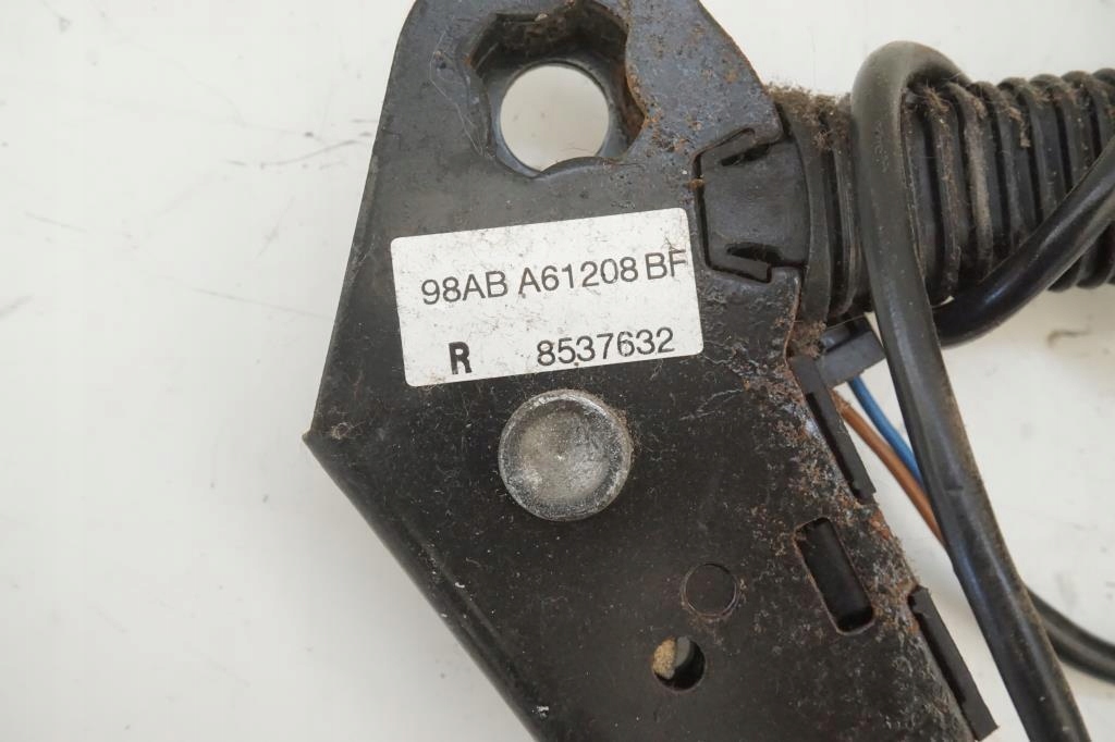 Натягувач кліпса поперечина правий перед ford focus mk1 Доставка