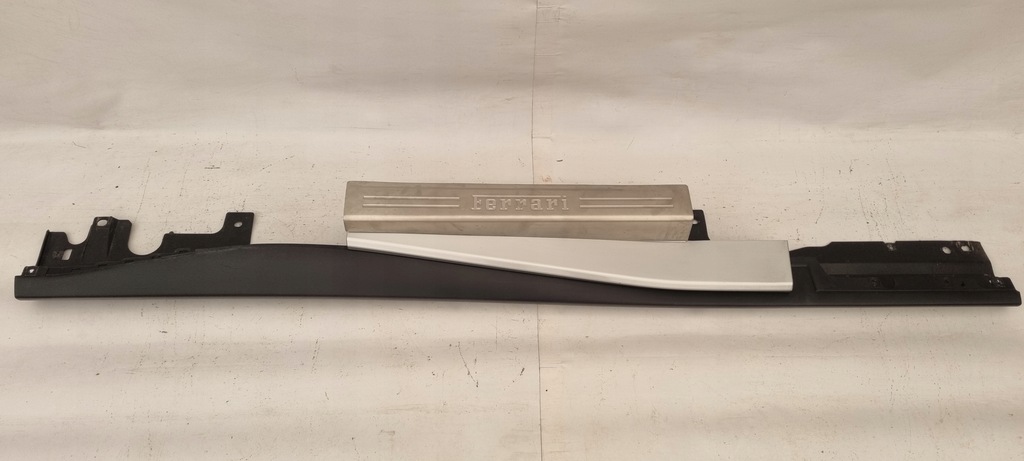 фото №1, Ferrari portofino f164 молдинг поріг права