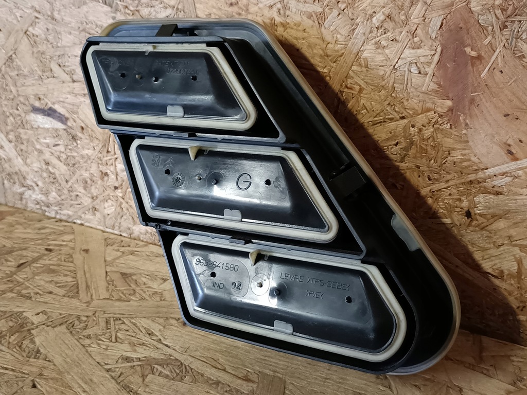 фото №6, Partner berlingo iii решітка вентиляційна лівий задня