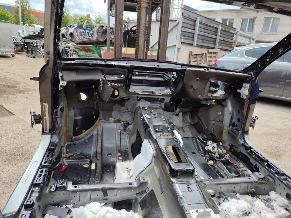 Четверть автомобильная bentley continental flying spur 2012 с передний с левый Недорого