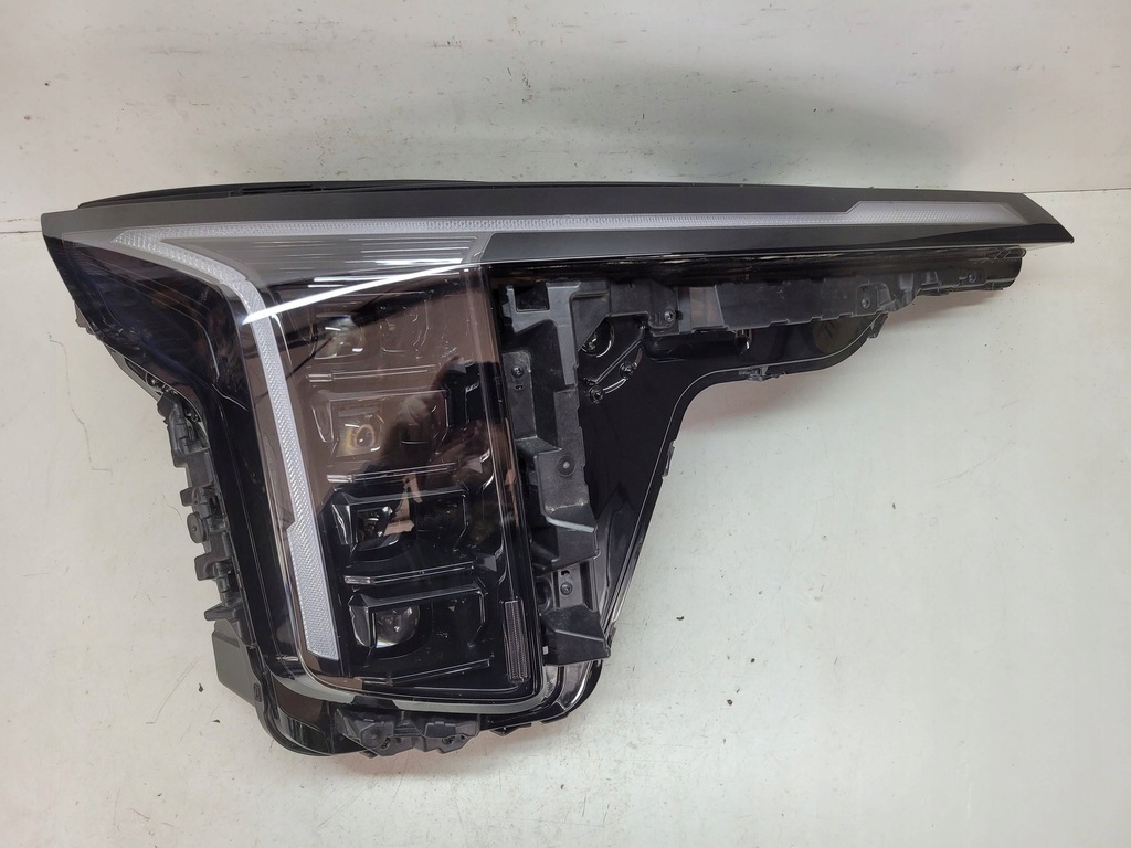 фото №1, Kia carnival iv lift fl правая передняя лампа 92102-r08 europa