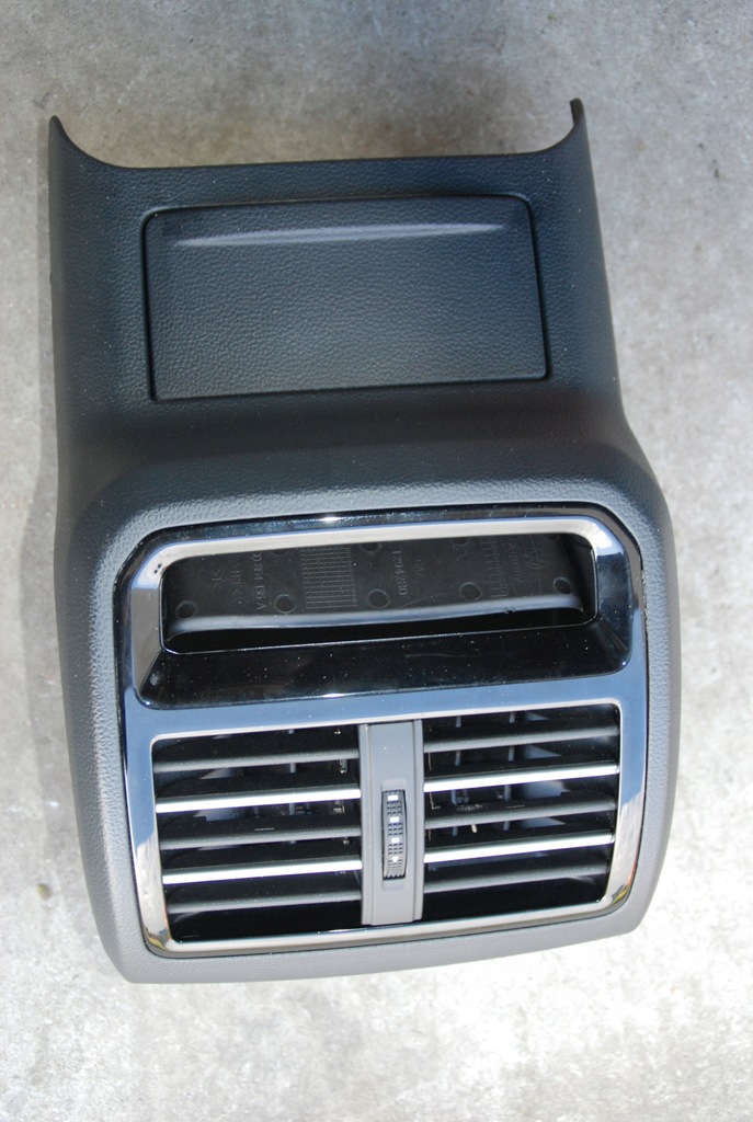 фото №1, Решётка обдув задняя passat b8 3g0857100h