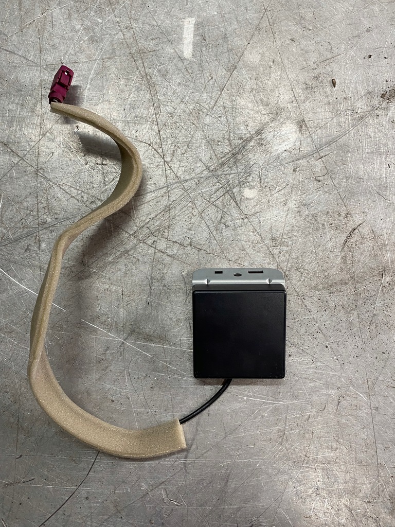 фото №3, Антена gps navi renault clio v 282125171r