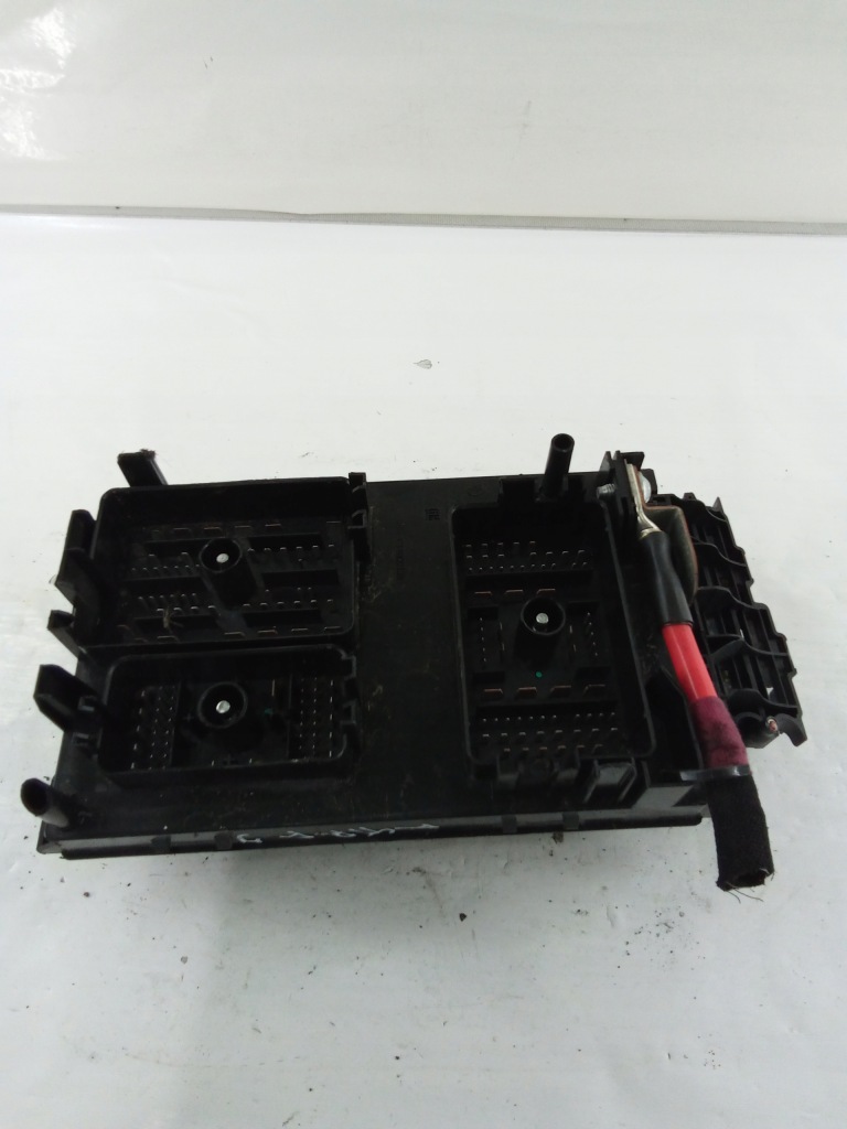 H923 коробка запобіжників astra j 13368645 Оригінал