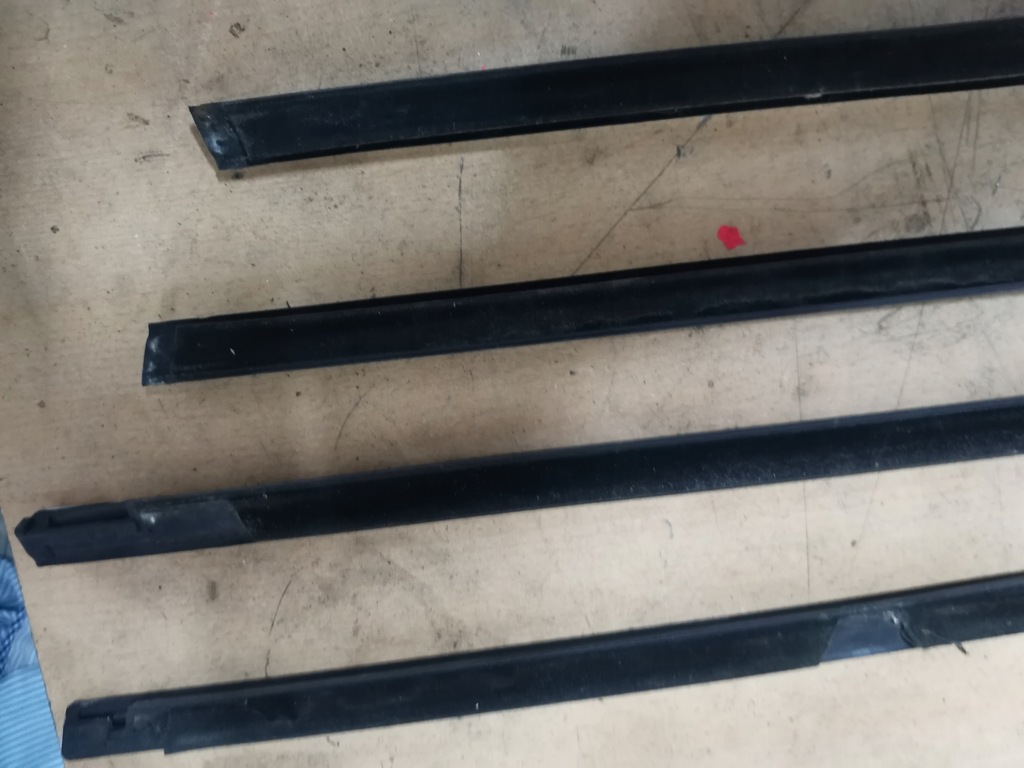фото №9, Молдинг ущільнювач лівий задня renault laguna iii