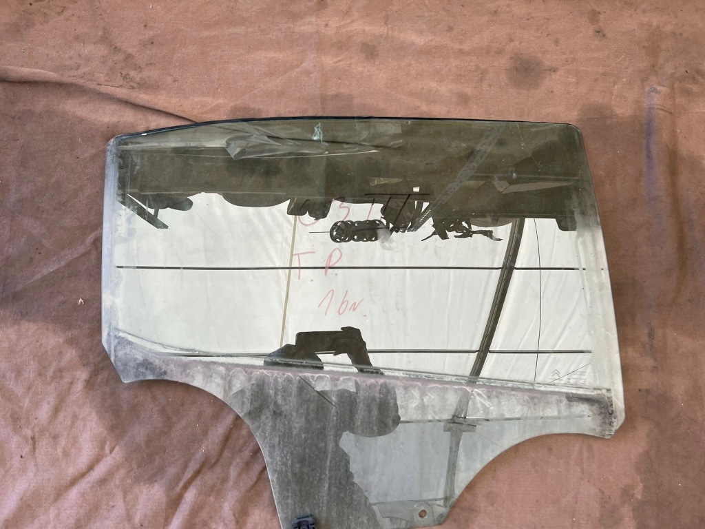 фото №1, Стекло дверь боковая citroen c3 iii правый задняя 16r