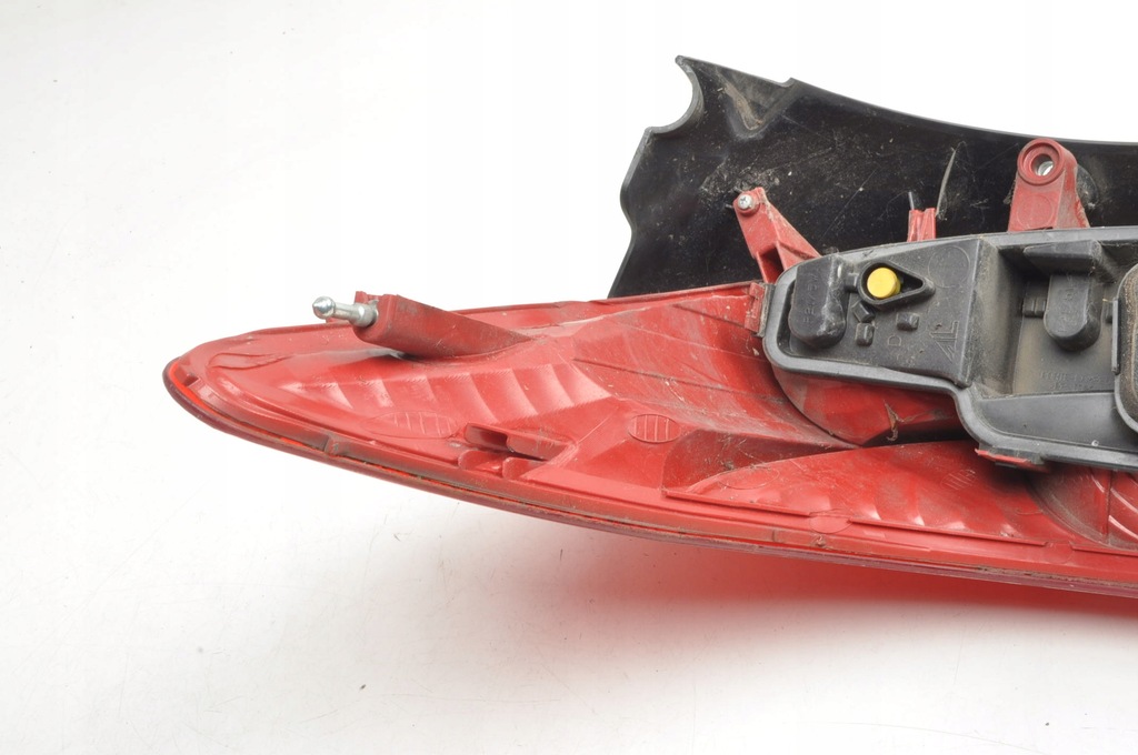 фото №8, Peugeot 308 i lift kombi лампа права задня правий задня 96814438xt