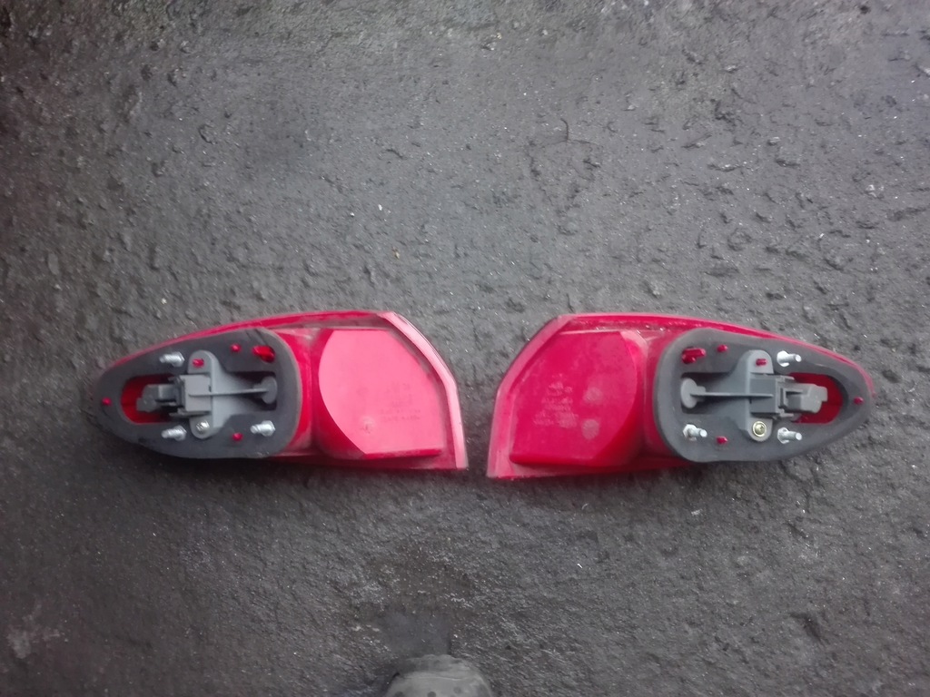 фото №4, Alfa romeo 147 лампи задня задні комплект