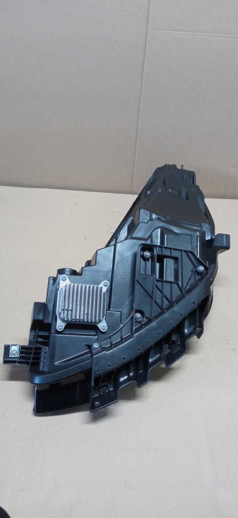 Купити Tesla model 3 y рестайлінг  20- фара перед правий full led європа  гарний стан 151495300d