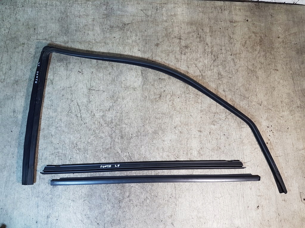 фото №1, Прокладка дверь стекло левый перед kpl fiat punto i