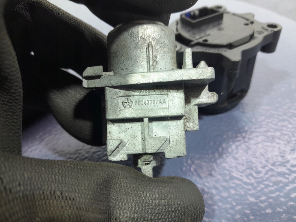 Jeep compass 2 17- ключ pilot вкладка замка Зі Шроту