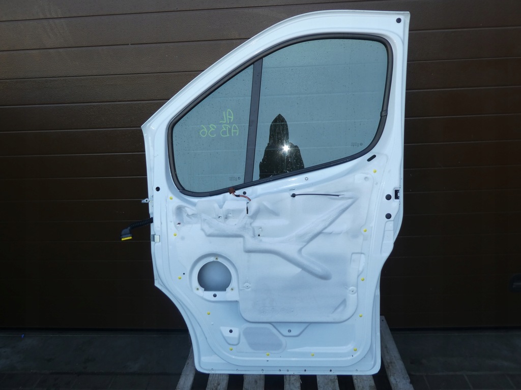 фото №14, Дверь передние правое trafic ii vivaro primastar полный белый