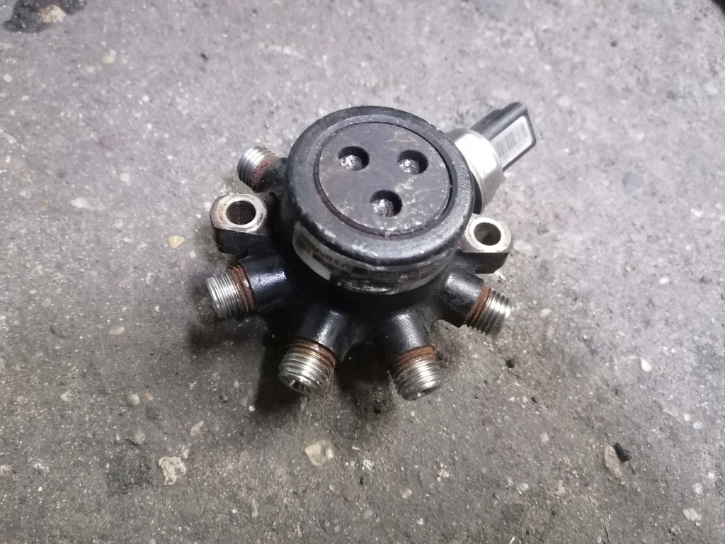 фото №1, Focus mk2 розподільник 1,8tydci 4m5q-9d288da