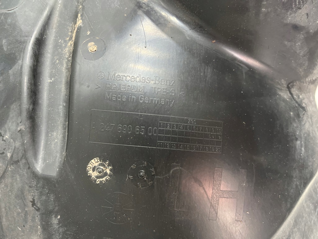 фото №10, Mercedes gla glb x247 w247 подкрылок перед передние левая a2476906500