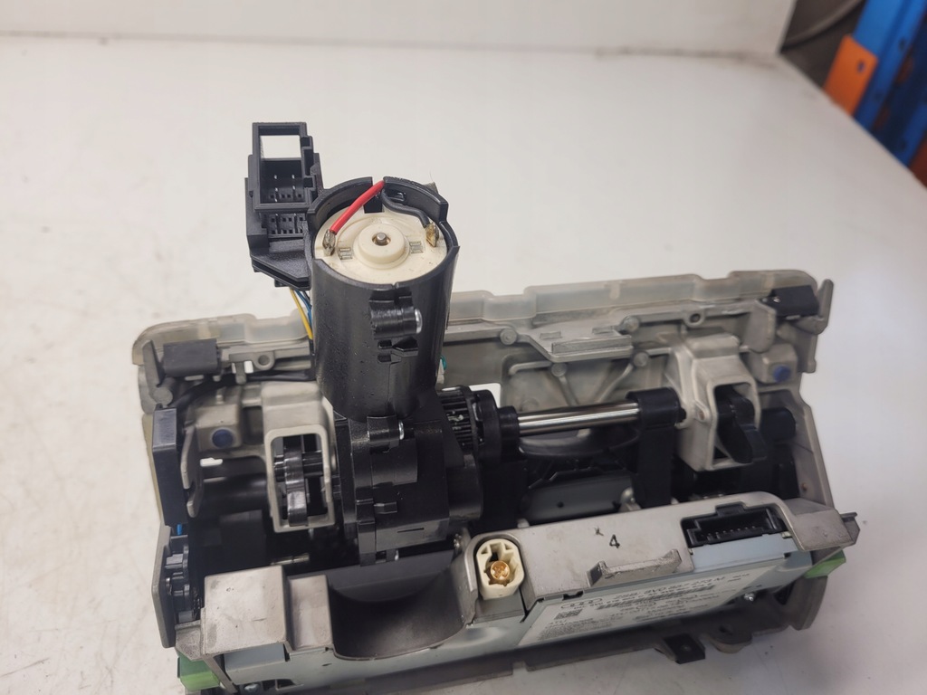 фото №5, Дисплей монитор подъемник audi a3 8v 8v0857273m