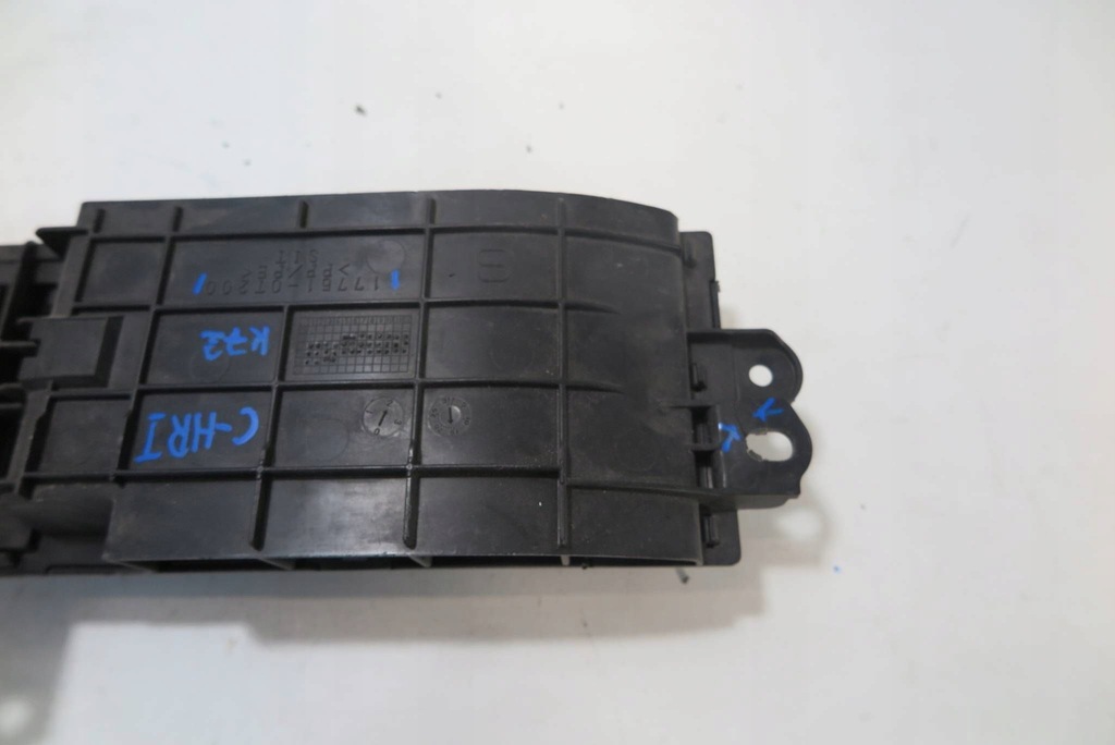 фото №9, Впуск канал повітря toyota c-hr i 17751-0t200