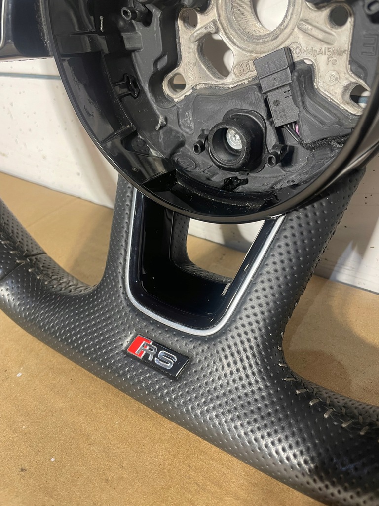 фото №8, Audi rs4 rs5 8w повітропровід шкіра пелюстки перемикання зрізана