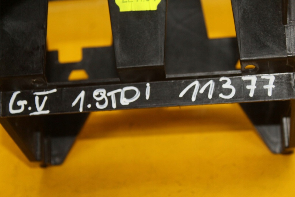 фото №8, Рамка защита радио a3 8p golf v 1k0858089c