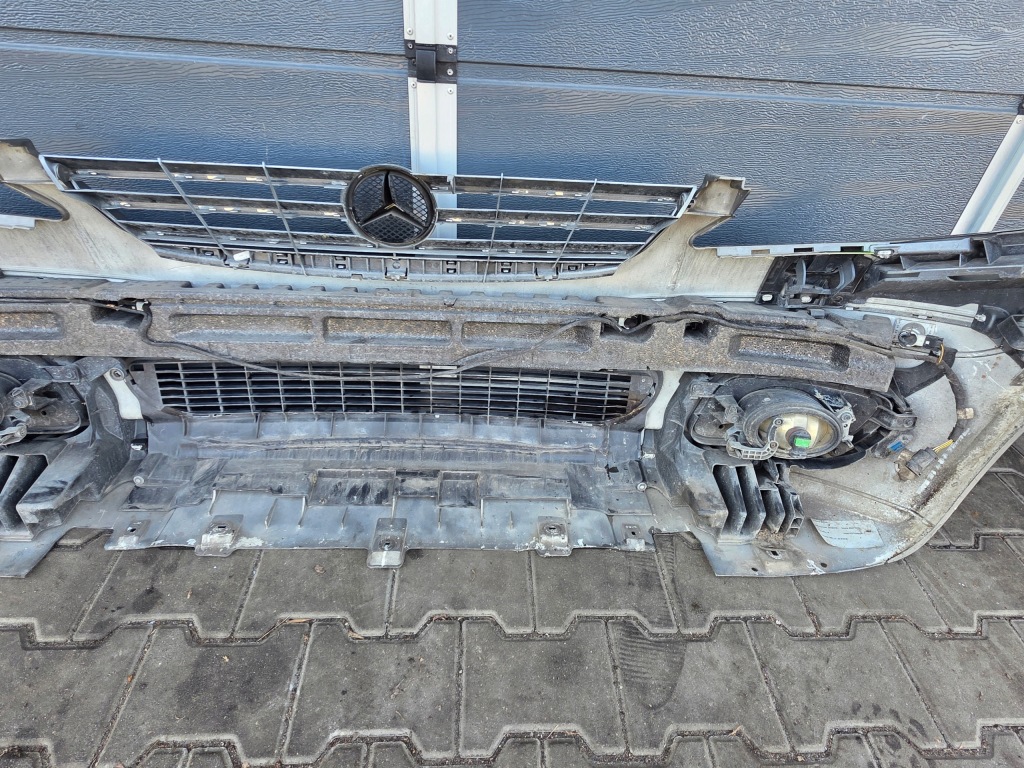 Купити Комплектний  бампер перед pdc омивачі mercedes w169 a-klasa 748 оригінальний номер