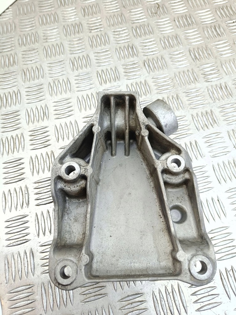 фото №6, Bmw 7 f01 f02 f03 f04 2010 кронштейн / кронштейн двигуна