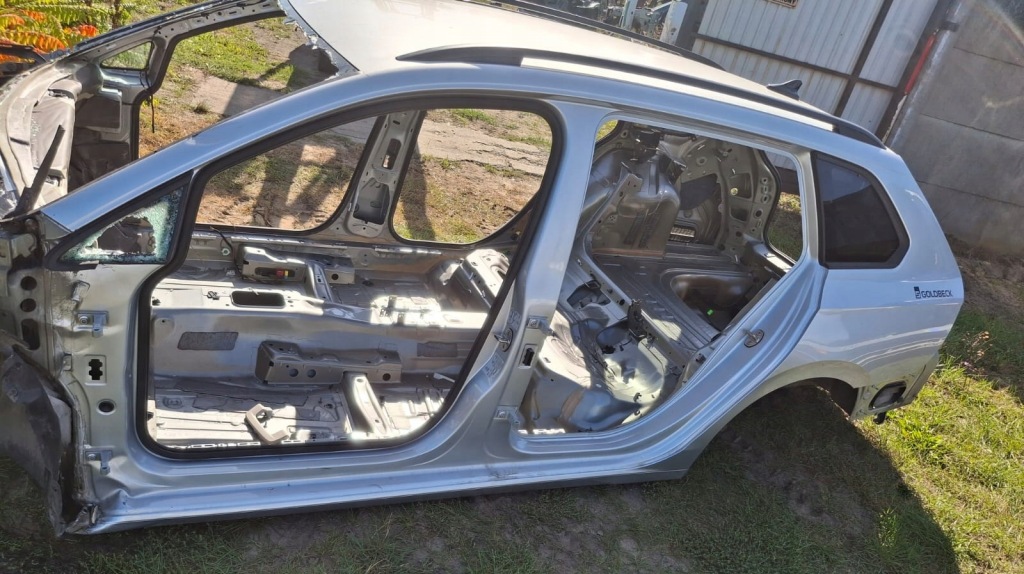 фото №1, Vw golf viii 8 kombi чверть задня ліва довгий поріг блок двигуна