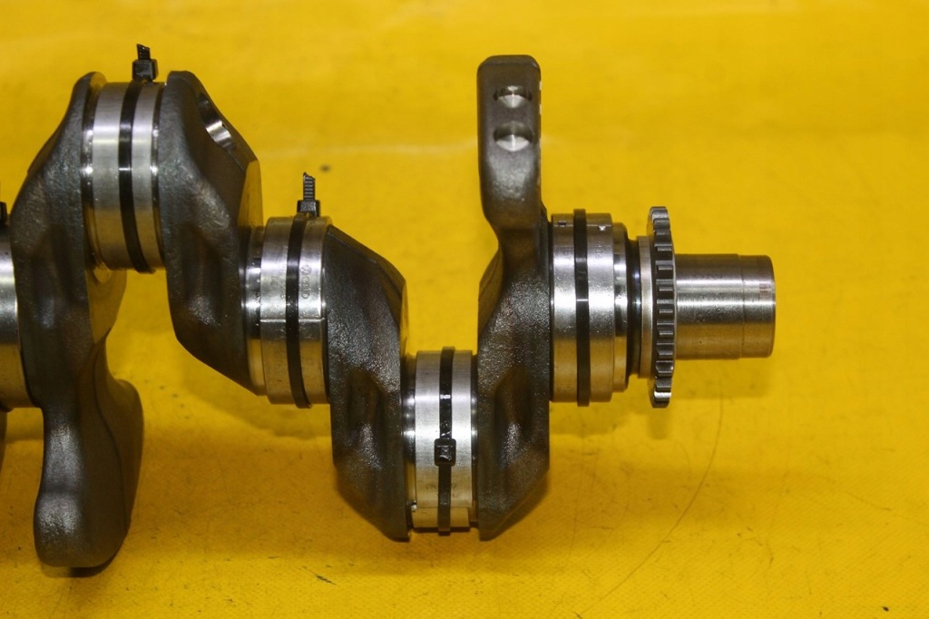 Wał коленчатый skoda octavia 3 vw golf seat leon 1.4 tsi chp 04eb 04em Недорого