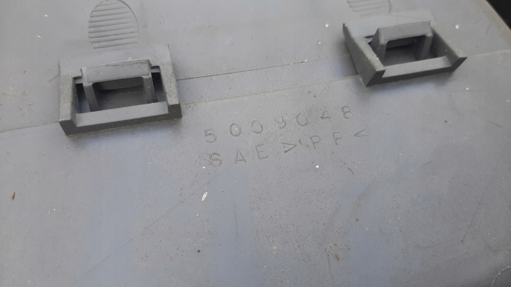 фото №7, Бардачок полка разъём dodge caravan chrysler voyager iv