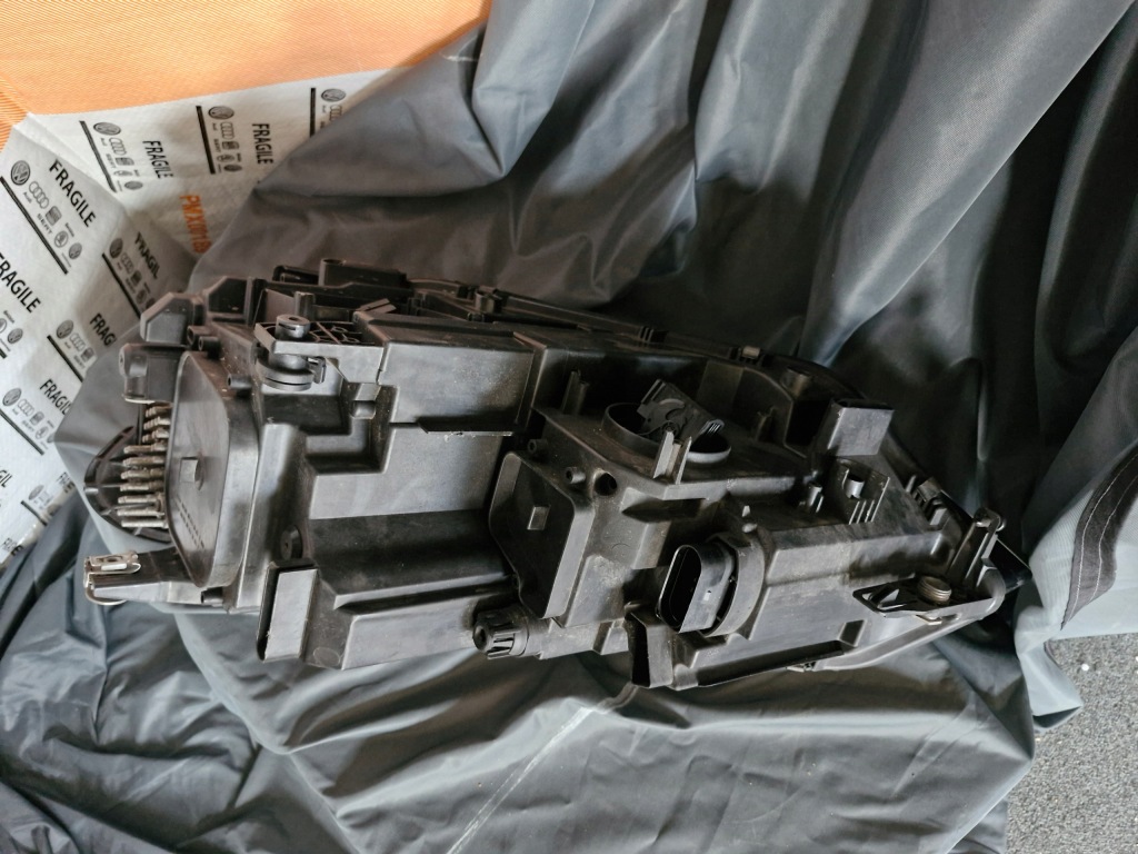 фото №8, Vw touran iii 5tb full led лампа правая