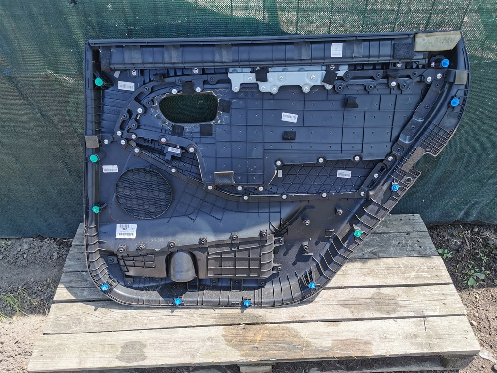 фото №8, Kia carens iv обшивка оббивка двері лівий ліва задня шкіра beż