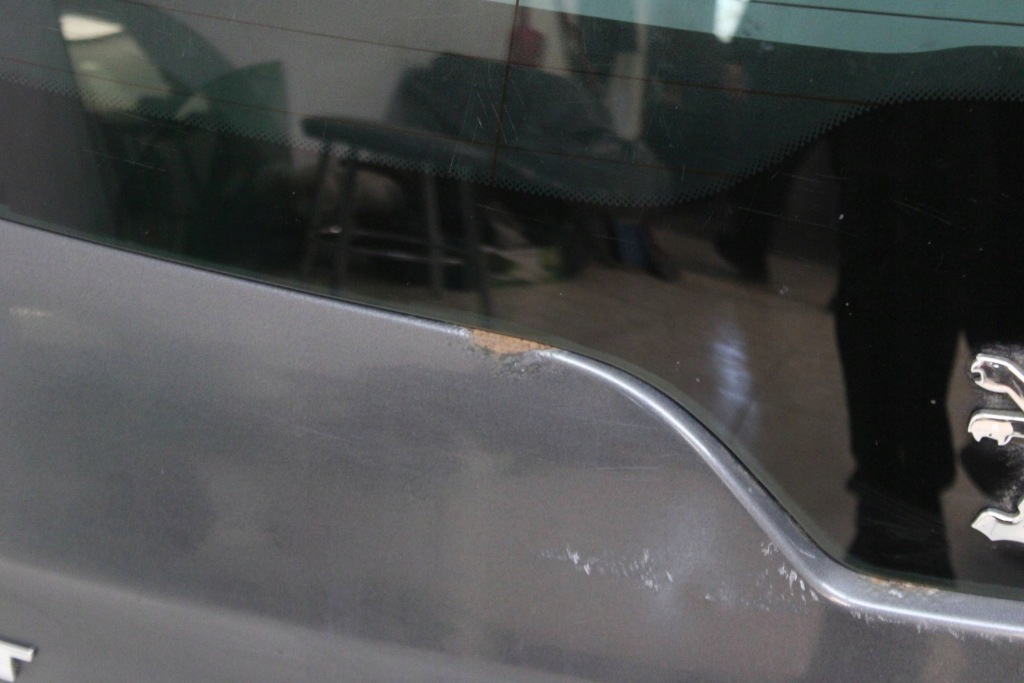 Купити Peugeot 5008 09r- кришка багажника багажника задній задня ktp ktpd