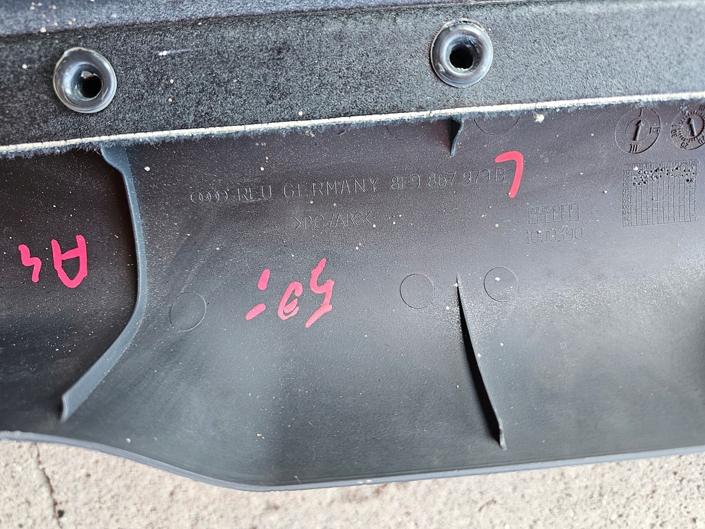 фото №13, Audi a4 b7 kombi обшивка оббивка кришки задній задня 8e9867979b