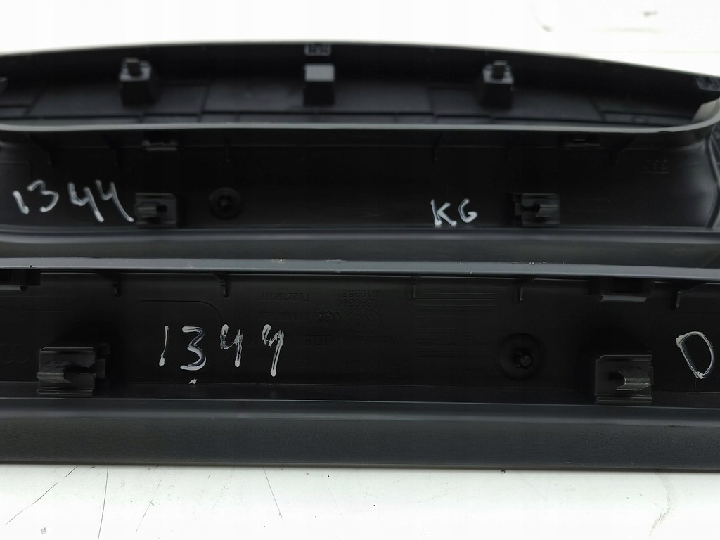 фото №11, Отделка крышки багажника audi q3 f3 a080984 2.0l бензиновый 110kw 2019