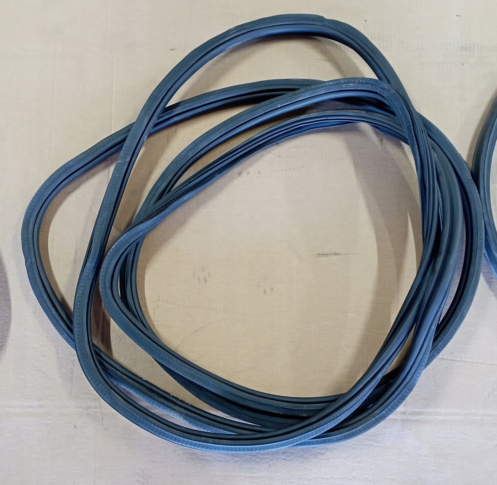 фото №1, Porsche macan 95b прокладка двері ліва права перед