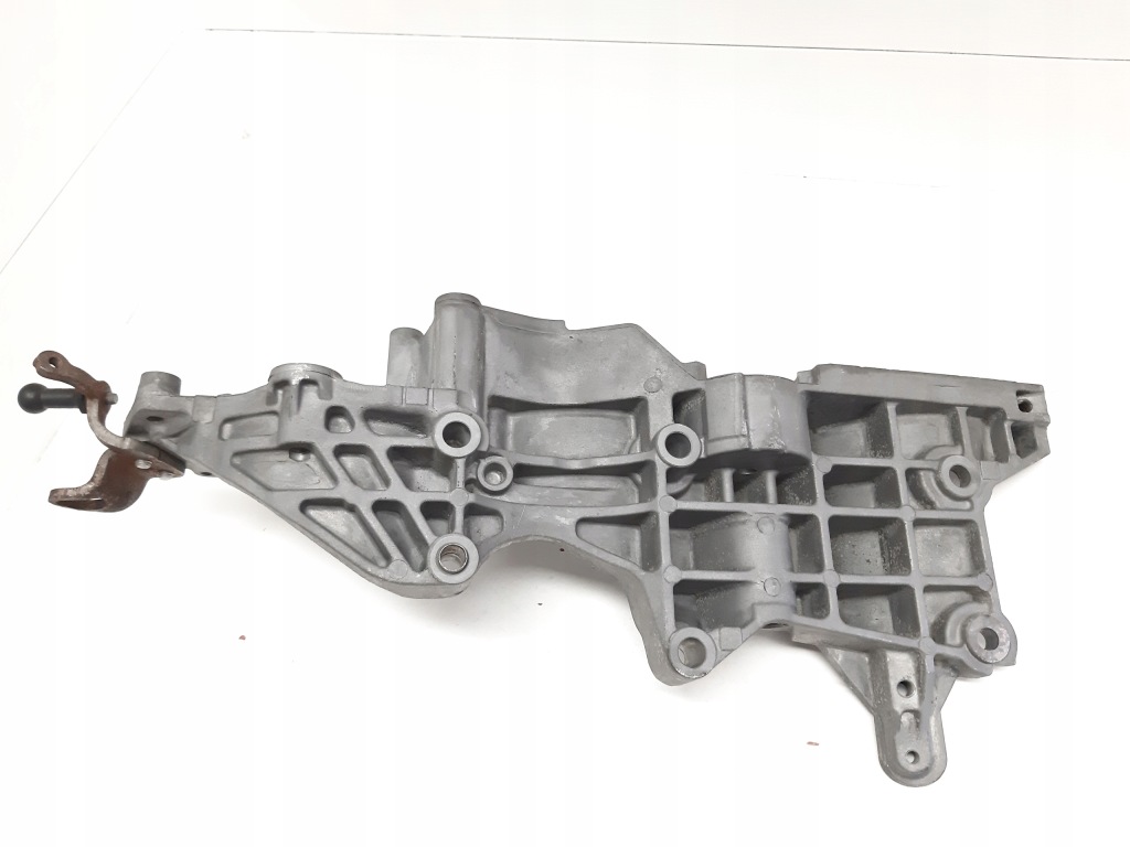 Vw golf vi 2.0 tdi кронштейн генератора 03l903143q Зі Шроту