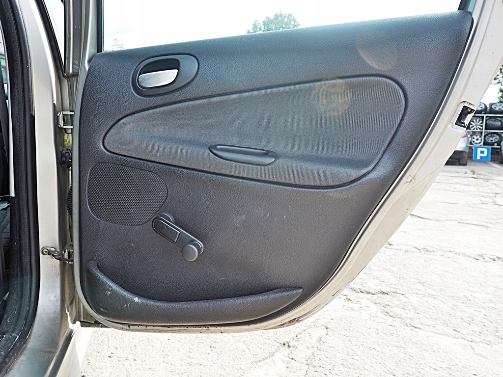 фото №1, Peugeot 206 sw kombi обшивка дверь правый задняя хороший